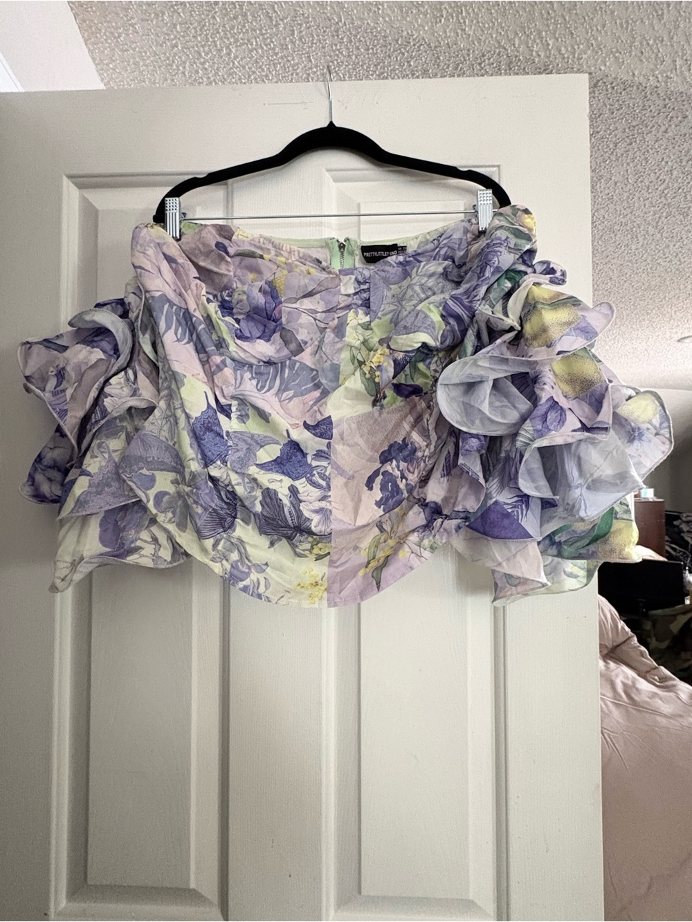 PrettyLittleThing Lavender and Pale Green Floral Crop Top